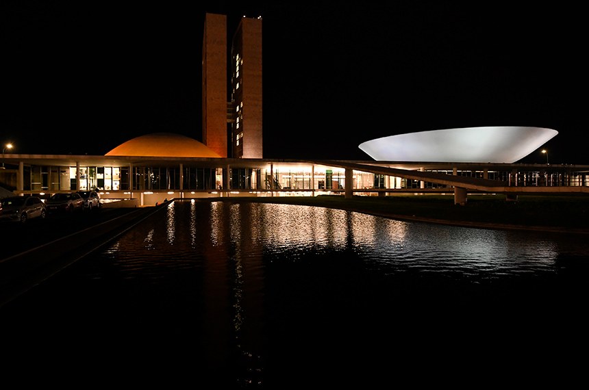 Iluminação do congresso pelo dia mundial dedicado a doença pulmonar